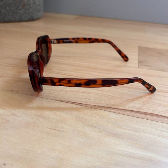 90s Vintage sunnies - Picture 2 of 3